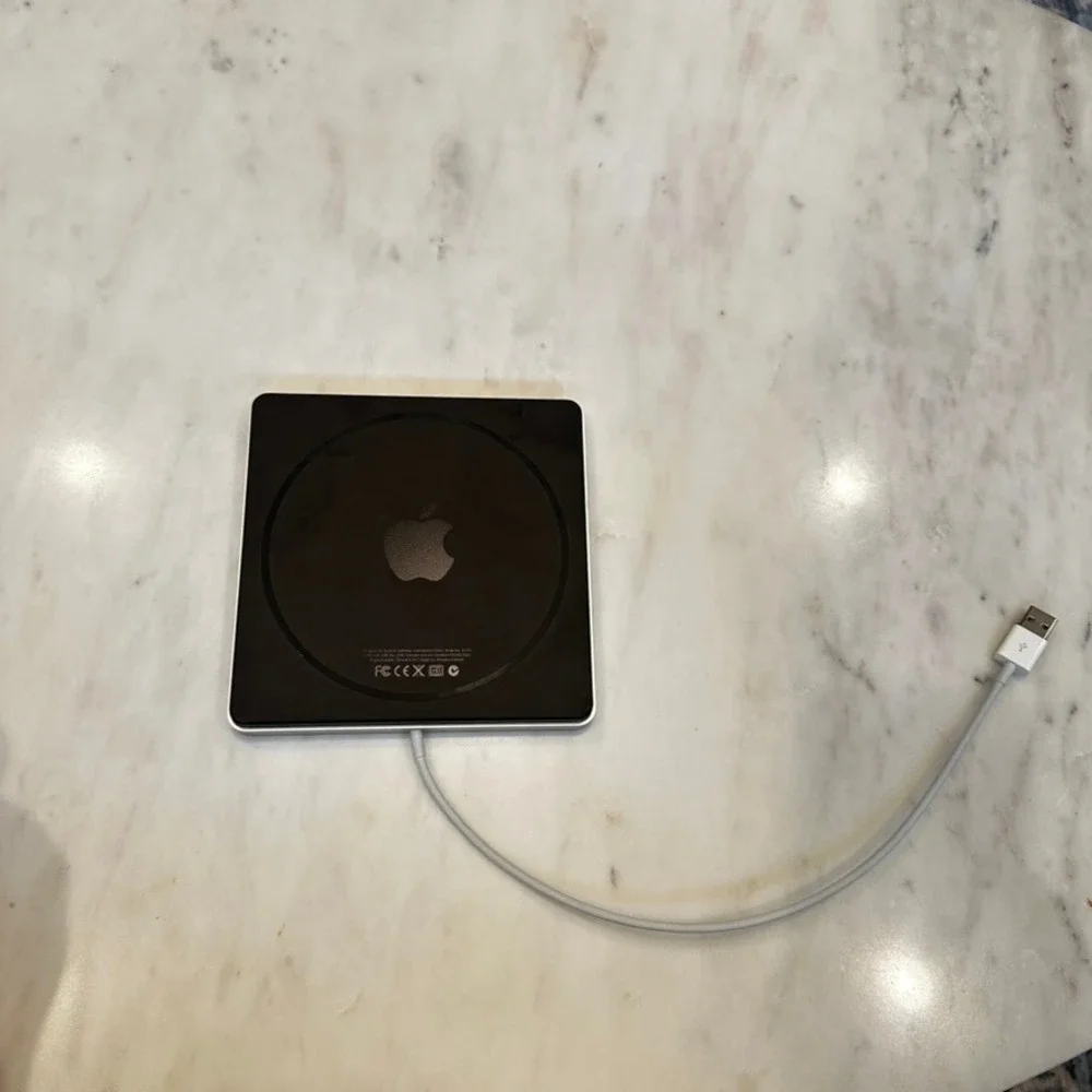 Apple USB SuperDrive External CD DVD Drive Silver Aluminum Model A1379 MD564LL/A